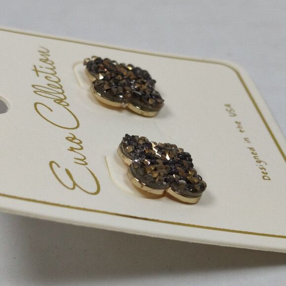 Four-Leaf Clover Stud Earrings Iridescent Rhinestone Gradient Bronze Tone Metal - Picture 6 of 9